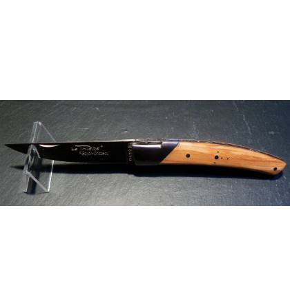 Couteau fermant "le Thiers pirou" 1 mitre 1 pièce guilloché main 10 cm bois d'olivier